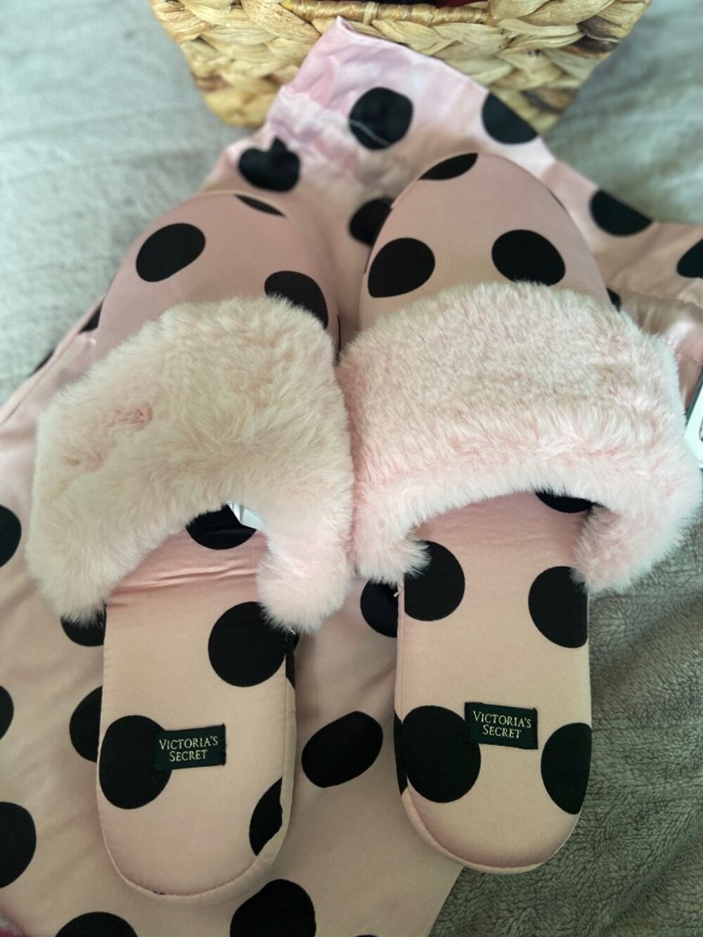 Victoria Secret Slippers - Picture 5 of 5